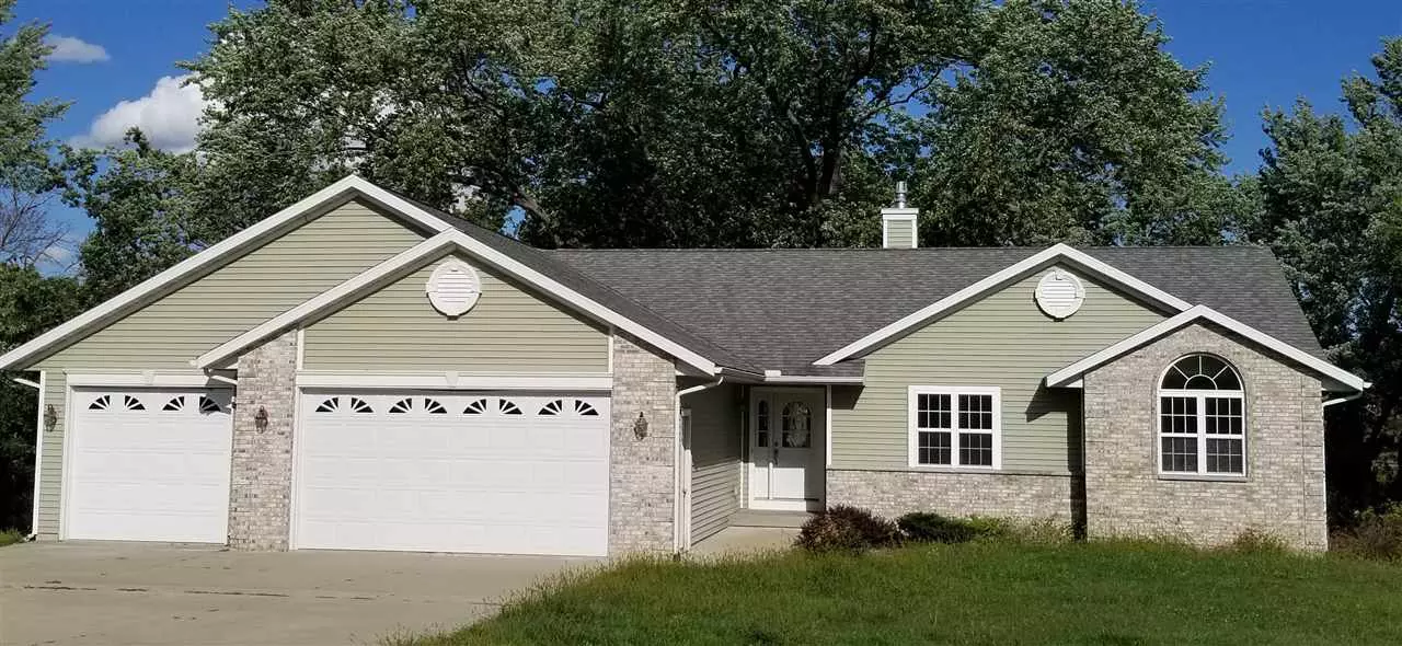 N6714 HUNTER DR, Pardeeville, WI 53954