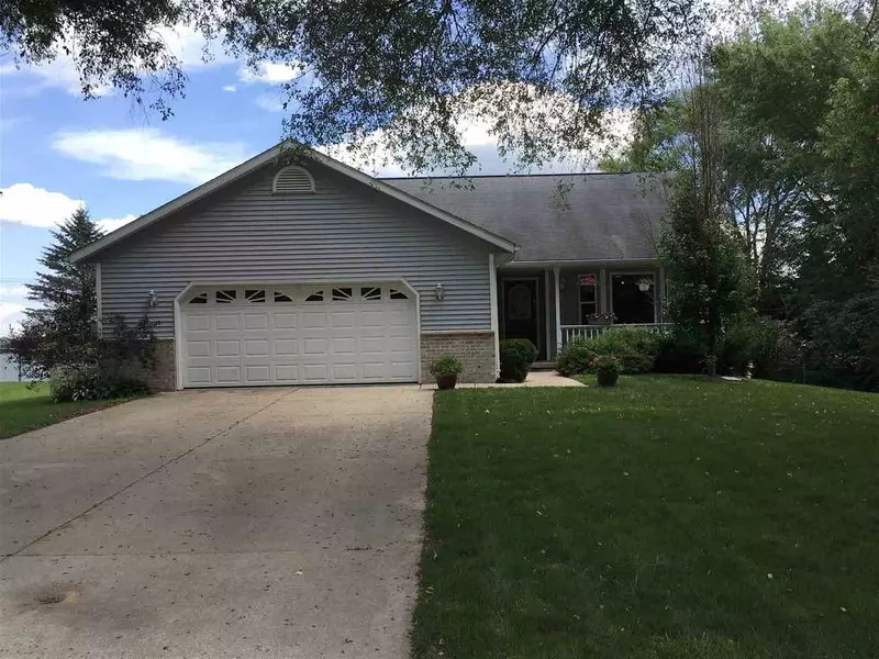 580 Oak Hill Dr, Pardeeville, WI 53954