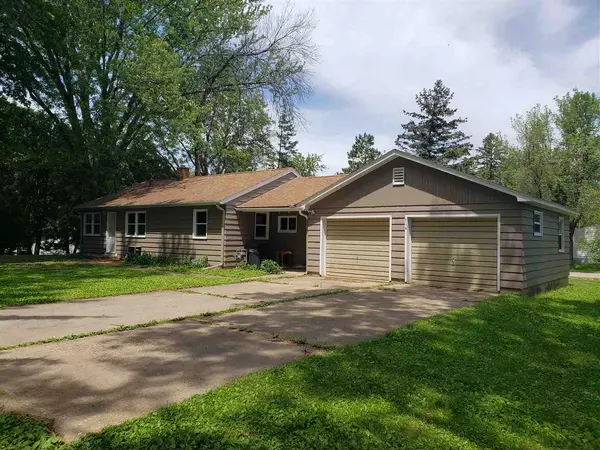 514 E Grant St, Poynette, WI 53955