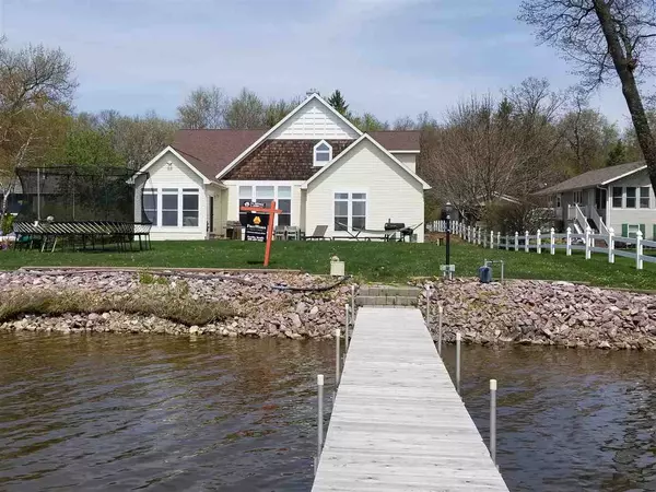 Pardeeville, WI 53954,W5725 ISLAND DR