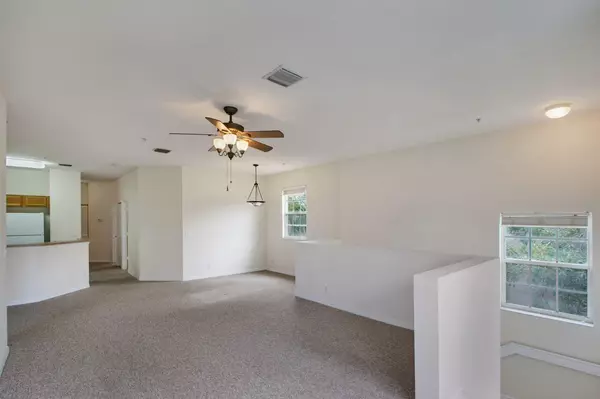 Tequesta, FL 33469,117 Lighthouse CIR B