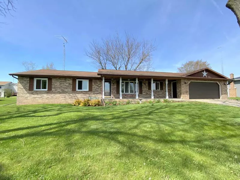 588 Greenview Ave, Monticello, WI 53570