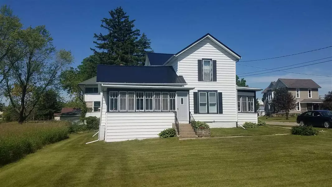 315 E Highland Ave, Monticello, WI 53570