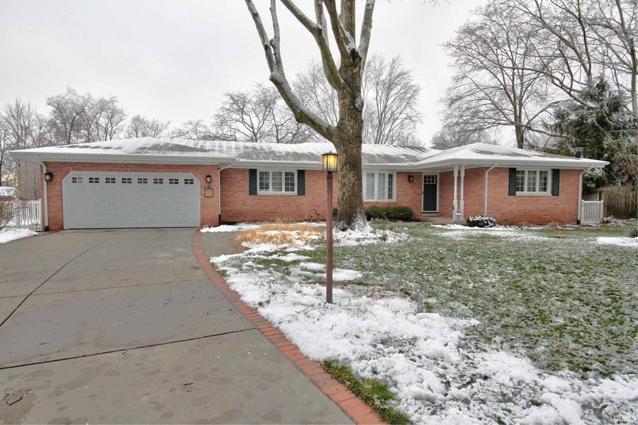 6135 Harrow Drive, South Bend, IN 46614