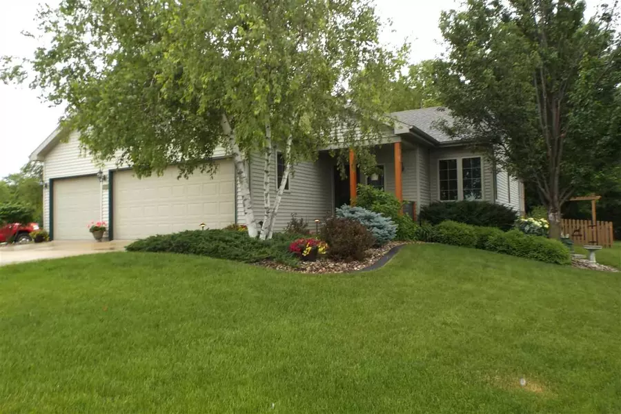 6510 Village Park Dr, Madison, WI 53718