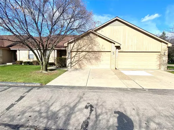 41431 AMBERCREST Drive, Sterling Heights, MI 48314 3719