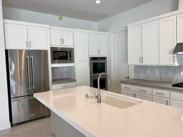 Las Vegas, NV 89148,6677 Regency Stone Way