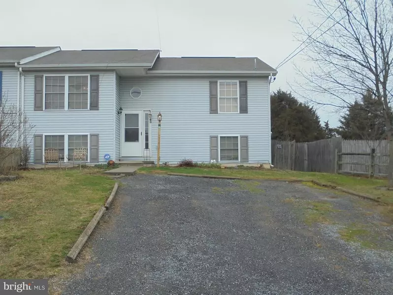 64 IDYLLWOOD DR, Inwood, WV 25428