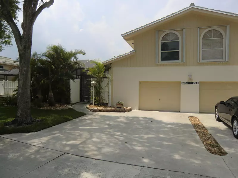 5134 Woodruff LN, Palm Beach Gardens, FL 33418