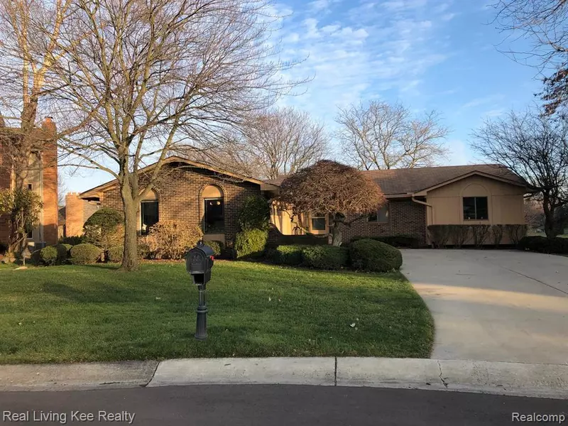 784 AUGUSTA Court, Rochester Hills, MI 48309 1500