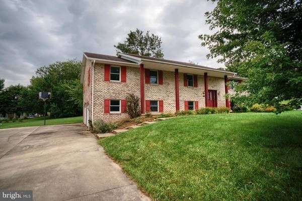 2632 WILLIAMSBURG CIR, Chambersburg, PA 17202