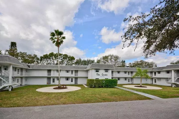 Palm Beach Gardens, FL 33410,10193 N Military TRL 203-S