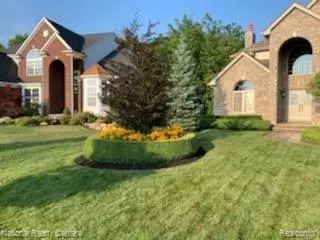 South Lyon, MI 48178,23698 COPPERWOOD DR E