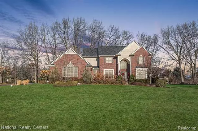 South Lyon, MI 48178,13802 FOREST RIDGE CIR