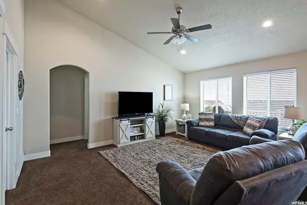 Saratoga Springs, UT 84045,3594 S HARRIER DR