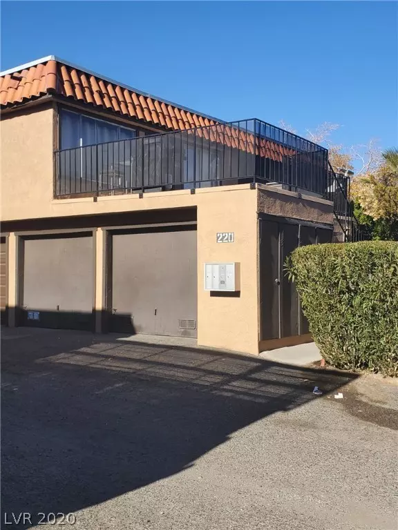 Las Vegas, NV 89107,220 Shadybrook Lane #D