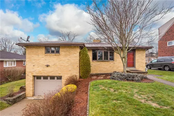 Bethel Park, PA 15102,2658 Santa Barbara Drive