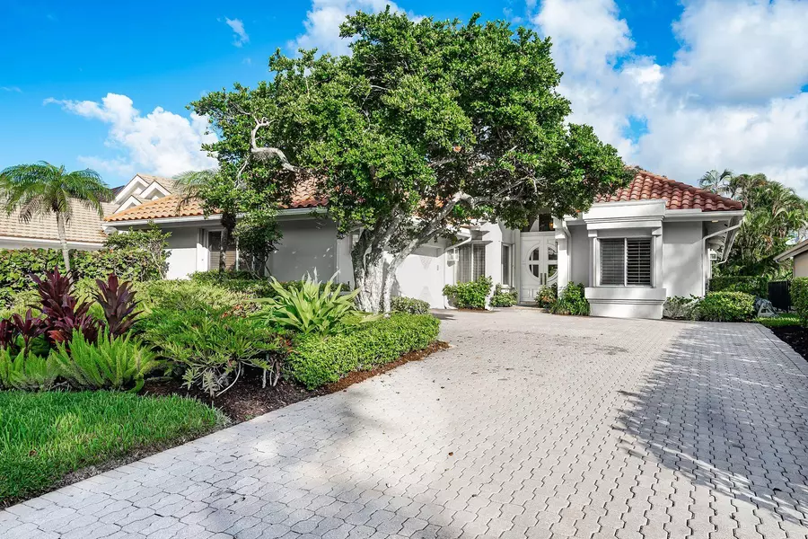 3615 Loire LN, Palm Beach Gardens, FL 33410