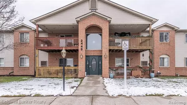 2448 QUARTERBACK CT UNIT 2, Ypsilanti, MI 48197