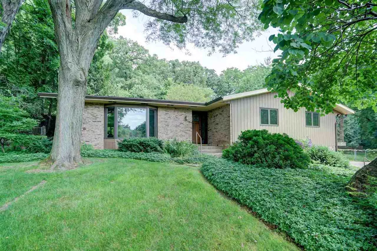 Madison, WI 53711,6002 Greentree Rd