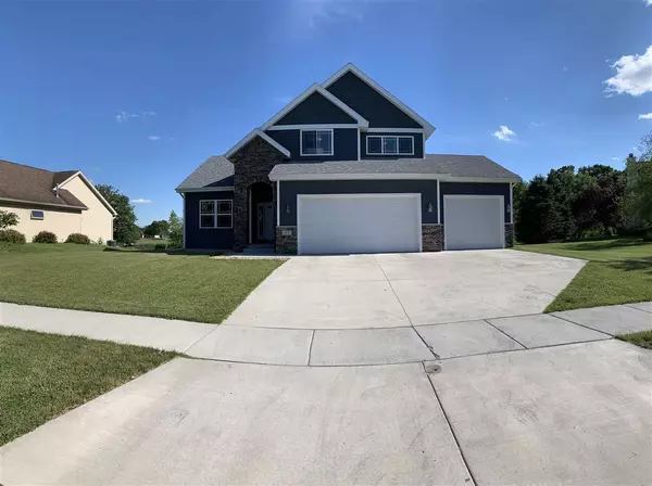 508 Meadowlark Ln, Portage, WI 53901-1290