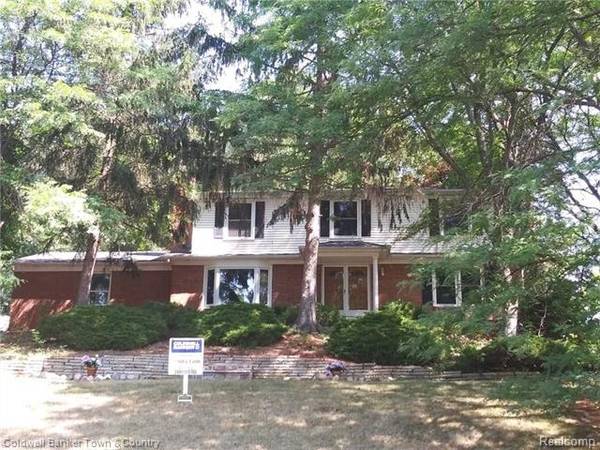 5699 MOUNTAIN RD, Brighton, MI 48116