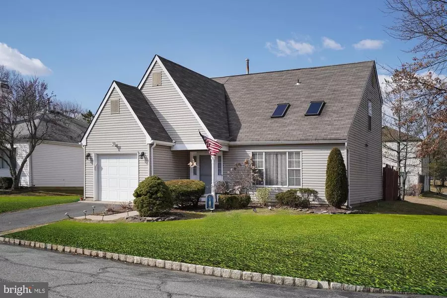 17 CANTERBURY CT, Old Bridge, NJ 08857