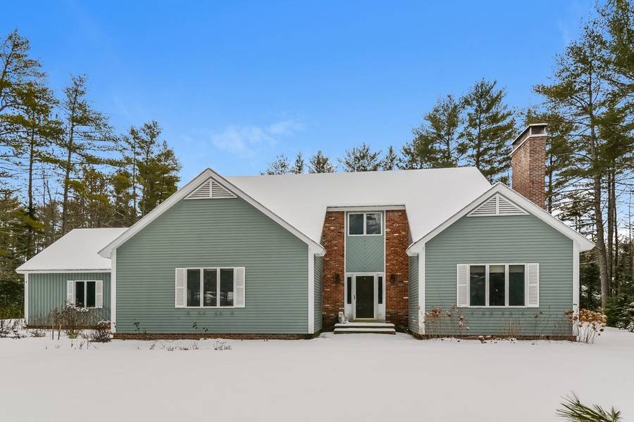 4 Partridgeberry CIR, Tuftonboro, NH 03850