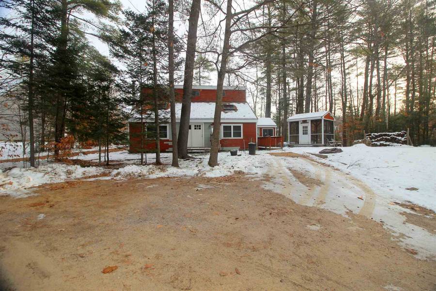 1 Jackson LN, Barnstead, NH 03225