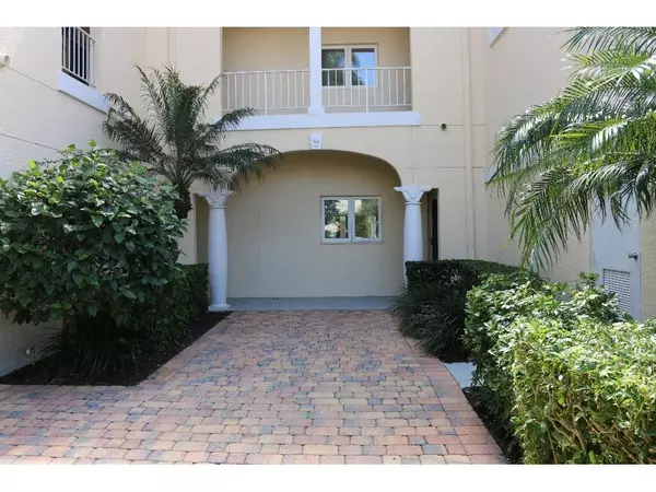 Vero Beach, FL 32967,5010 Harmony CIR 106