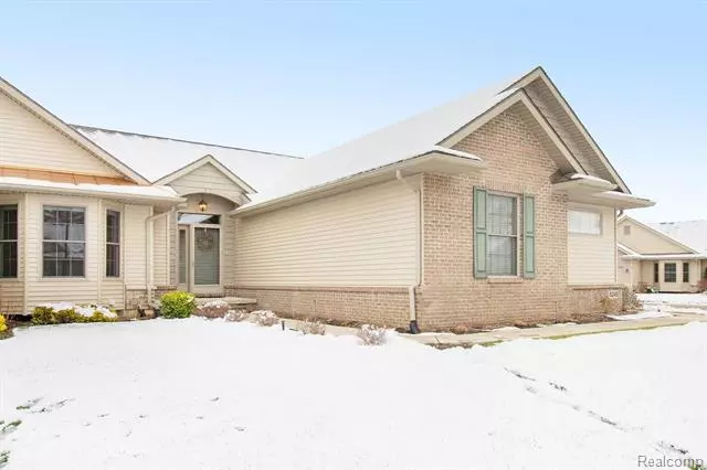 6249 BUTTERNUT CIR, Brighton, MI 48116