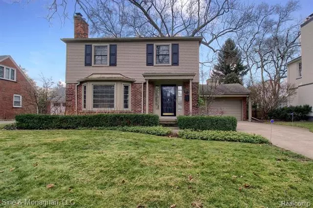 Grosse Pointe Farms, MI 48236,75 HALL PL