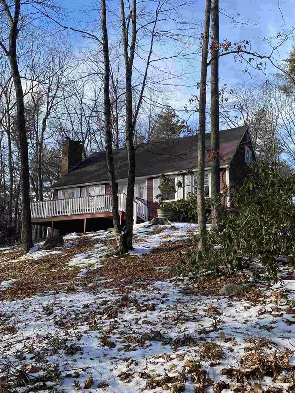 28 Pinnacle ST, Hooksett, NH 03106