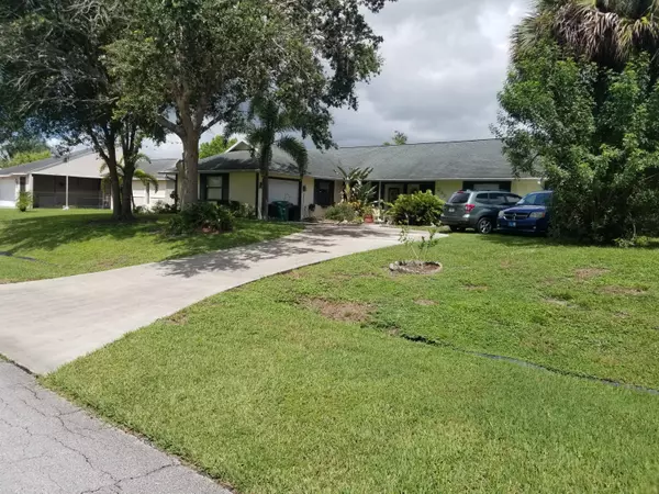 Port Saint Lucie, FL 34983,233 SE Walters TER