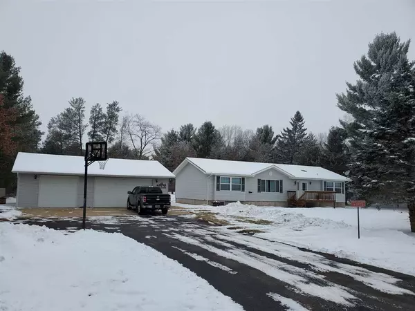 N7773 Cherokee Ln, New Lisbon, WI 53950