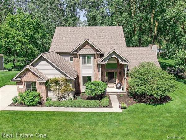 3207 SHADOW BROOK LN, Hamburg Twp, MI 48169