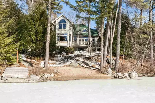 15 First Point RD, Moultonborough, NH 03254