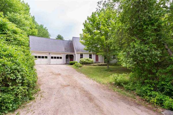 15 Hemlock DR, Wolfeboro, NH 03894