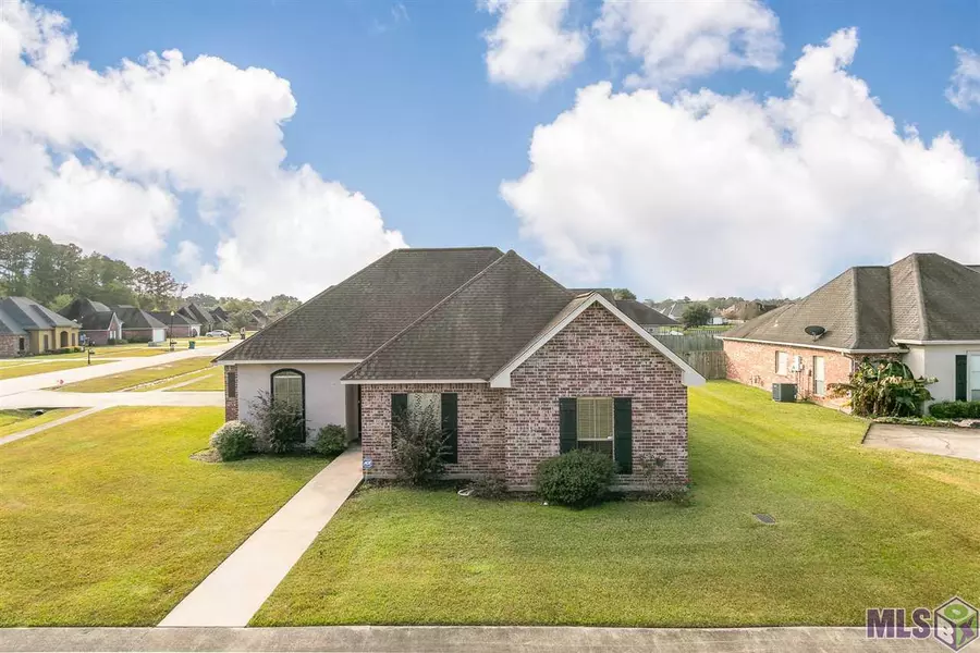 12528 WINTER RIDGE DR, Walker, LA 70785