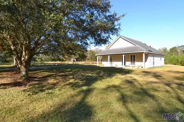 7950 STIRLING RD, St Francisville, LA 70775