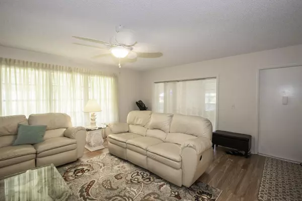 Lake Worth, FL 33462,7237 E Oakridge CIR D