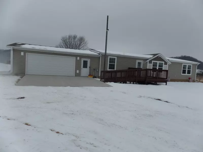 12449 Walsh Dr, Soldiers Grove, WI 54655