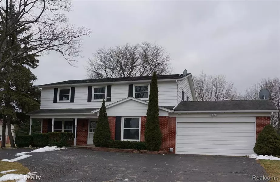 4185 PINEHURST, West Bloomfield, MI 48322 2266