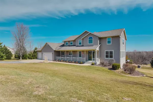 N9480 HAWK RIDGE RD, New Glarus, WI 53574