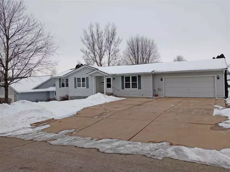 1301 5th St, New Glarus, WI 53574