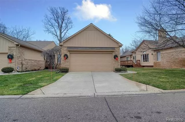 21660 RIVER RIDGE TRAIL, Farmington Hills, MI 48335