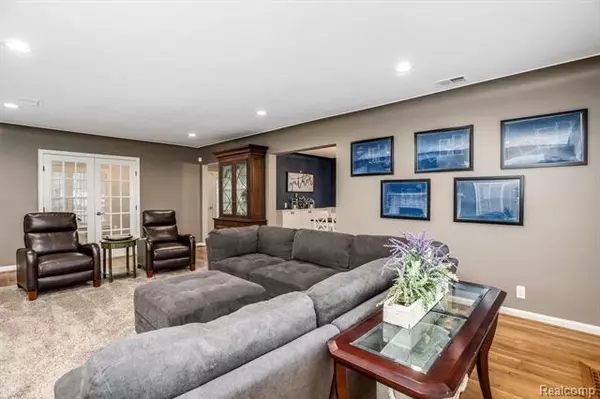 Grosse Pointe Farms, MI 48236,39 RADNOR CIR