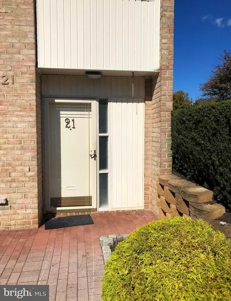 21 STONEHENGE CIR, Baltimore, MD 21208