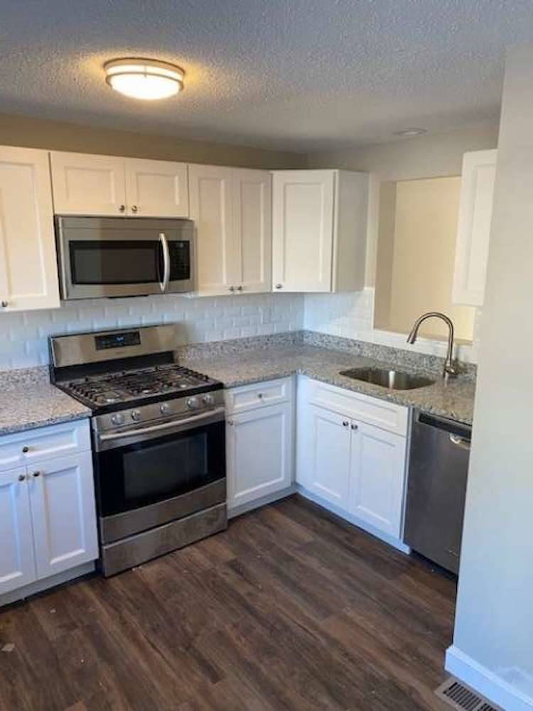 Merrimack, NH 03054,20 Merrimack DR #10