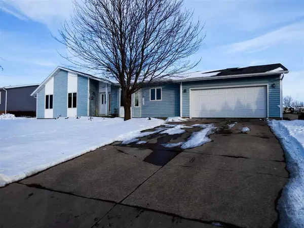 1109 N Johns St, Dodgeville, WI 53533